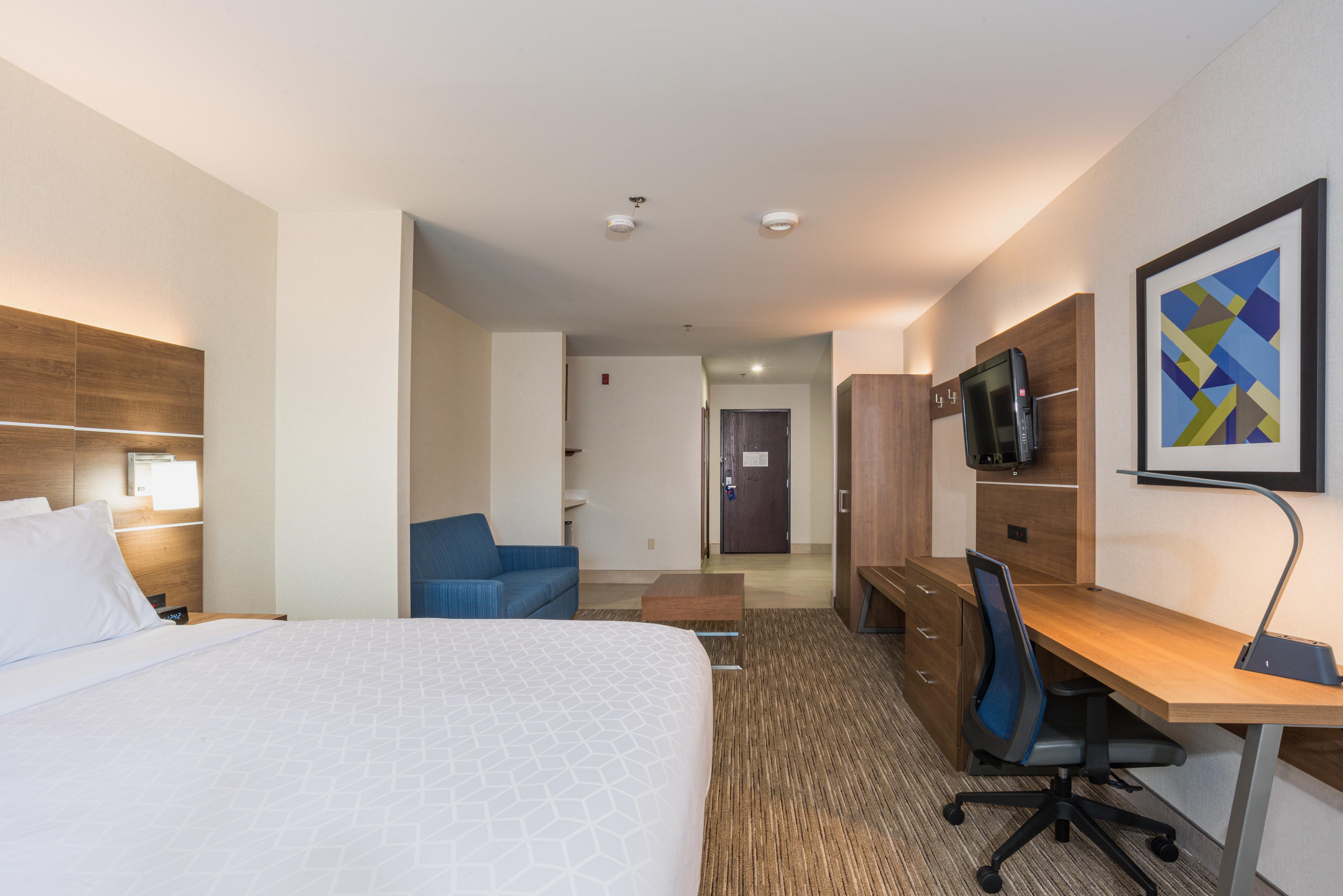 Holiday Inn Express Hotel & Suites Swansea By Ihg Exterior photo